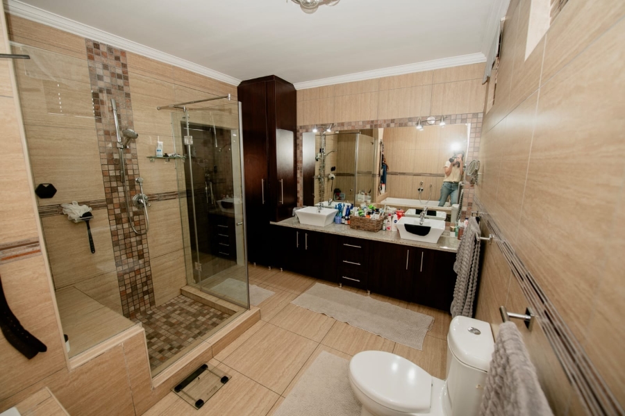 5 Bedroom Property for Sale in Baillie Park North West